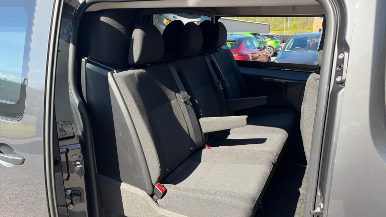 Vauxhall Vivaro L2 Diesel 2.2 Turbo D 150 Pro H1 Double Cab Auto